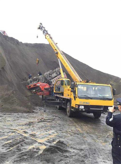 浮梁上犹道路救援